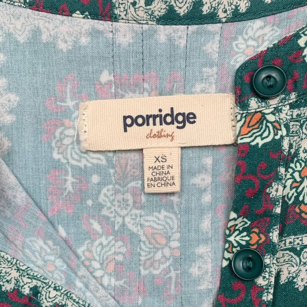 Porridge size XS Anthropologie Floral patterned long sleeve shirt blouse green